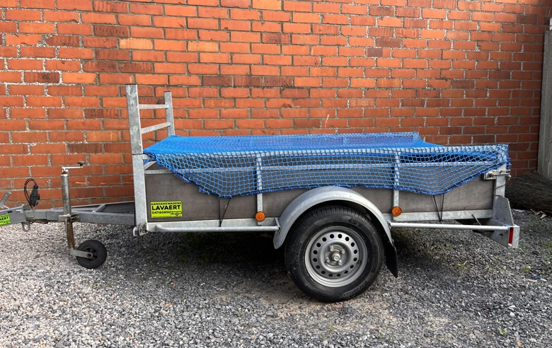 Enkel as ongeremd 220x130 MTM 750KG in verhuur